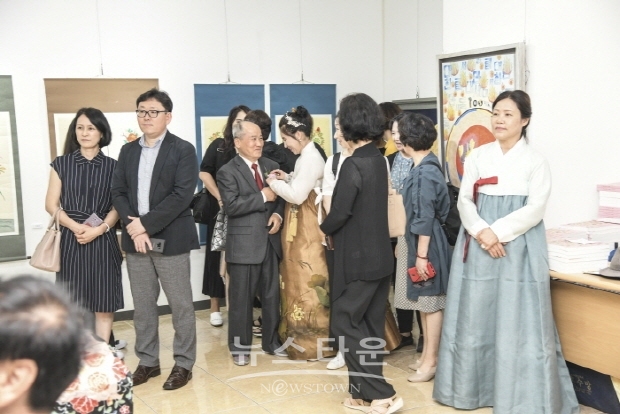 제6회 김재춘 민화연구소 회원전(김한정 기자)
