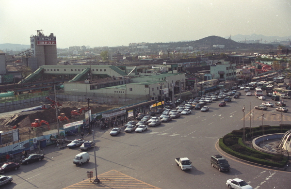 민자역사 건립 전 수원역 풍경(2000년)