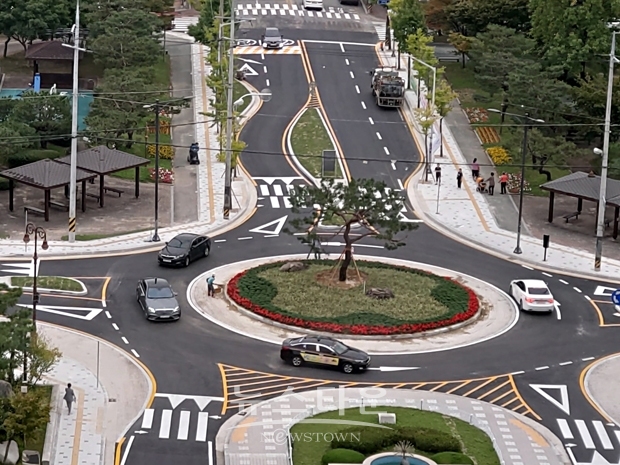 충주시청 앞 회전교차로