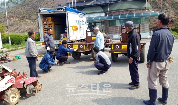 경운기 야간반사판 부착