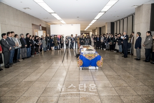 2019 한국구상대제전 ‘김영석 마니프조직위원회 대표’에 공로패 증정(김한정 기자)