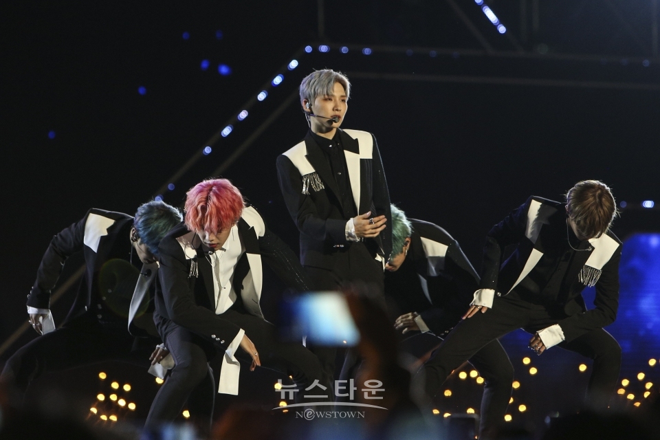 BOF 2019 무대의 AB6IX