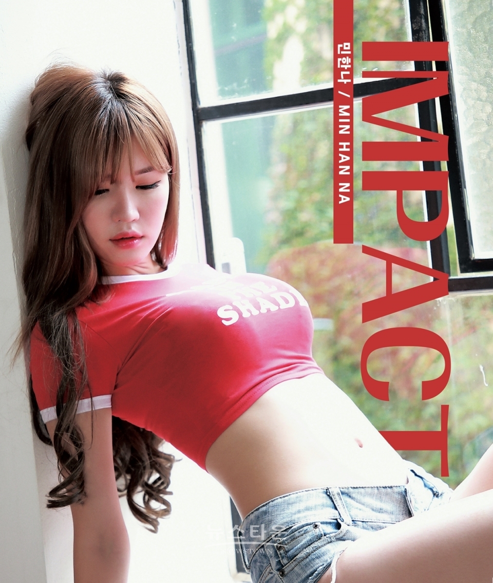 ‘도시적비주얼 + 바비인형 몸매’ 민한나 섹시화보집 품절폭주 / 고득용기자 ⓒ뉴스타운