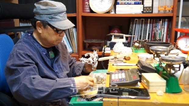65년 외길인생 황갑주 장인, 한국귀금속전통공예 갤러리 개관 인터뷰(김한정 기자)