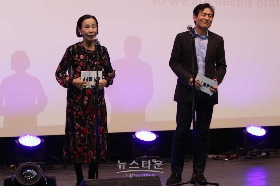AISFF2019_2018개막(손숙&안성기) / 고득용기자 ⓒ뉴스타운