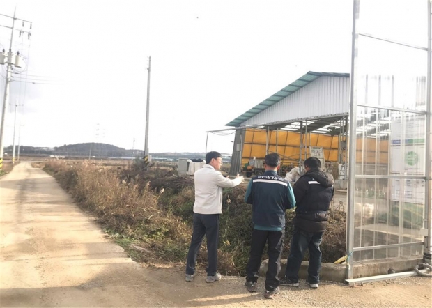 남양호일대 축사 가축분뇨시설 점검 모습