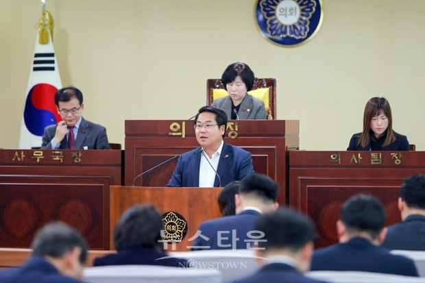 오세현 아산시장이 11월 25일 오전, 제216회 아산시의회 제2차 정례회에서 2020년도 예산안 제출과 함께 시정연설을 통해 내년도 시정운영 방향을 제시했다.
