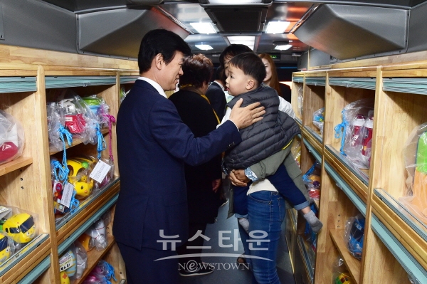 해피버스를 방문한 조규일 진주시장