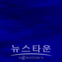 Young West_Single_[Blue]_커버 / 고득용기자 ⓒ뉴스타운