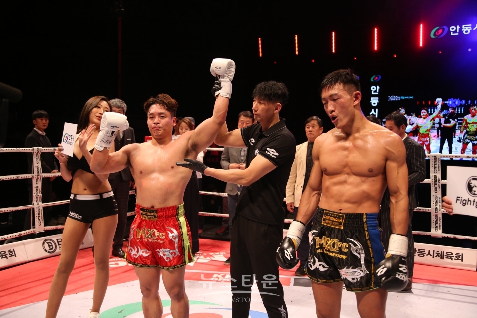 메인리그 5경기 -75kg 미들급 챔피언 1차 방어전 김준화(안양 삼산총관)vs 김민석(부산 팀매드) / 고득용기자 ⓒ뉴스타운