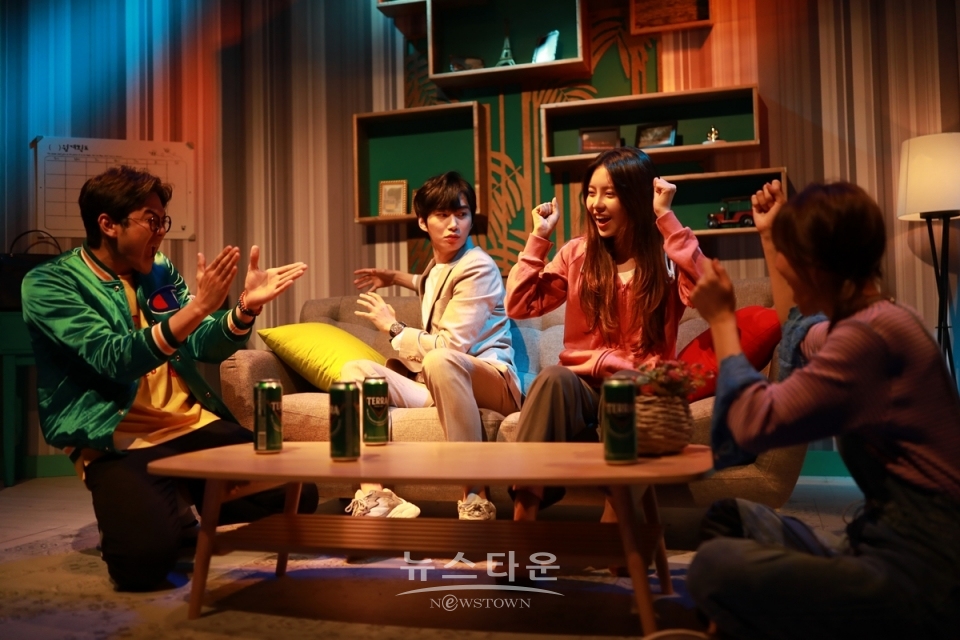 로맨스와 코미디를 한번에! 연극 우리집에 왜 왔니 크리스마스 맞춤형 공연으로 주목 / 고득용기자 ⓒ뉴스타운