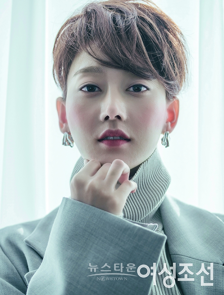 200129_ ‘나쁜사랑’ 오승아, 시크함과 우아함 넘나드는 화보 공개 / 고득용기자 ⓒ뉴스타운