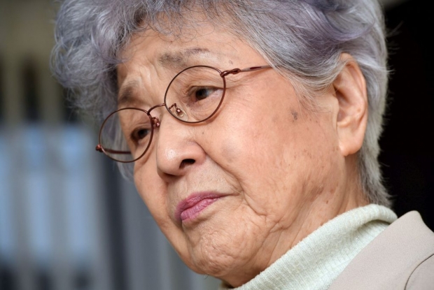 요코다 메구미 모친 요코다 사키에.