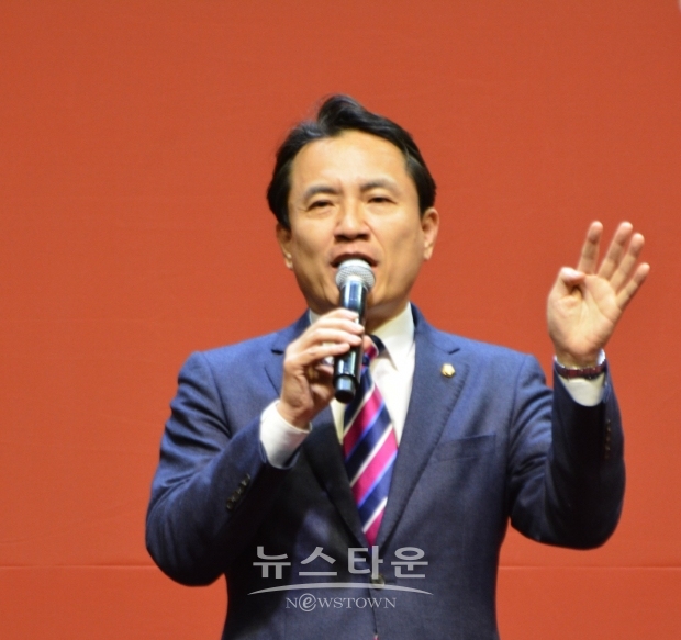 한국당 김진태 (강원,춘천) 국회의원