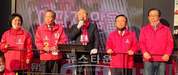 4일, 4일, 김종인 총괄선대위원장이 21대 국회 총선 후보자 경남 김해 ( 김해을 장기표) 지원 유세 연설