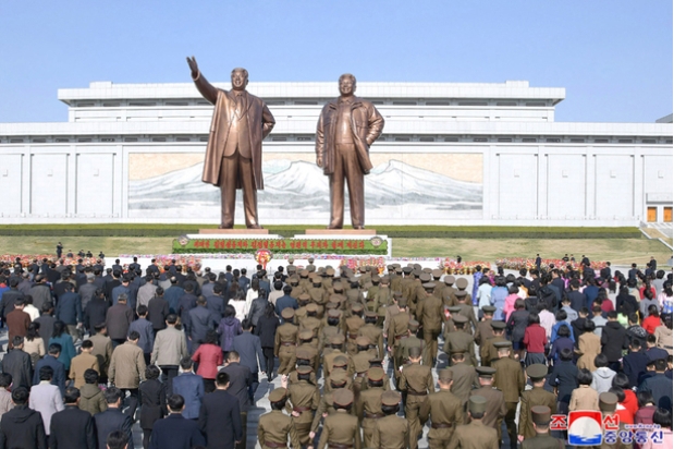 2019년 태앙절을 맞아 만수대 광장을 가득 메운 북한 주민들. 조선중앙통신