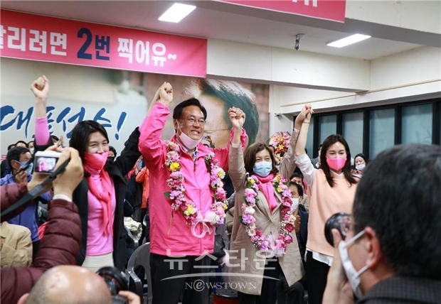 충남 공주·부여·청양군 21대 국회의원 당선자 정진석
