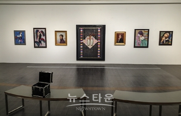 김규리 초대展 ‘오방색의 꿈’(김한정 기자)