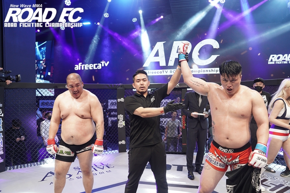 ‘싱어송 파이터’ 허재혁을 꺾은 ‘축구 선수 출신’ 배동현 “언제든 불러주면 싸울 것” / 고득용기자 ⓒ뉴스타운