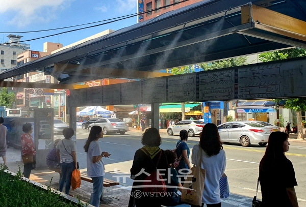 쿨링포크가 설치된 시내버스 승강장