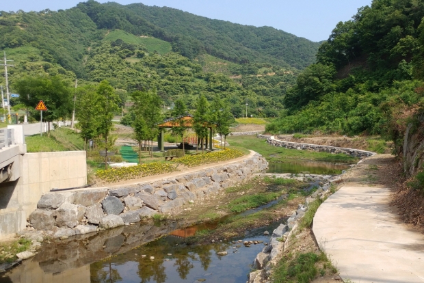 구자골천