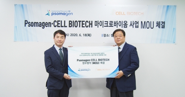 소마젠은 쎌바이오텍과 마이크로바이옴 빅데이터 기반 상업화를 위한 MOU를 체결했다. 사진은 소마젠 Ryan W. Kim 대표(왼쪽)와 쎌바이오텍 정명준 대표(오른쪽)가 MOU 체결을 기념하는 모습