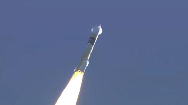 중동 최초의 UAE의 화성탐사선 호프(Hope)가 20일 오전 6시 발사 성공, 정상궤도 진입.