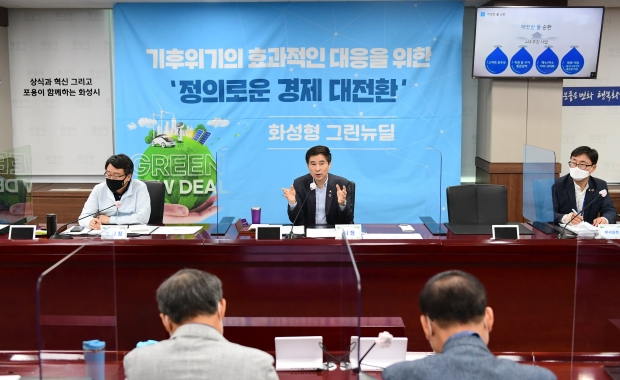 인터뷰 사진