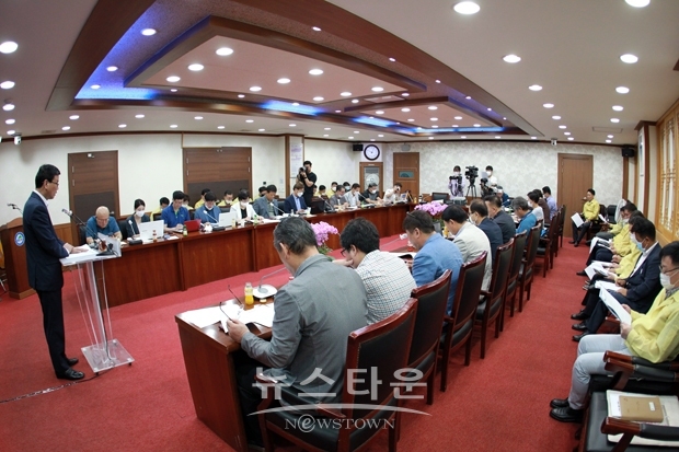 김돈곤 청양군수는 군이 제시한 제2기 균형발전사업 가운데 충청남도 최종심의를 통과한 9개 사업을 소개했다.