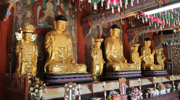 소조석가여래삼존좌상사보살입상