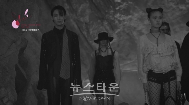 2021 S/S 서울패션위크 홀리넘버세븐 디지털 패션쇼 속 빛나는 모델