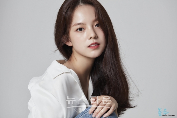 유혜인, 원조 랜선여친의 컴백 ‘슈퍼스마트 퀴즈쇼’ 센서 역! 오늘 4일 공개!