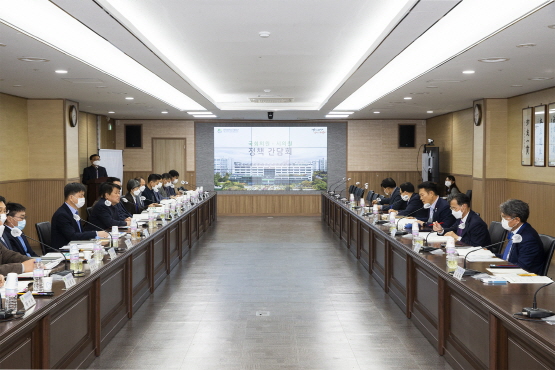국회의원·시의원 정책간담회 개최 장면