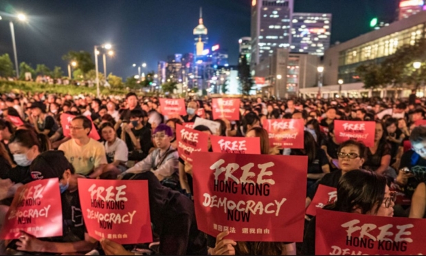 대륙에서조차 공산당 정권에 대한 충성을 의미하는 ‘애국’은 당 지도부가 강권으로 국민을 억누르고 있다는 증거일 뿐이다.
