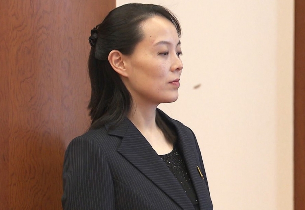 특히 강경화 장관의 발언에 대한 비난을 북한 외무성이나 조평통에서 내놓은 것이 아니라 김정은의 둘도 없는 여동생 사실상 북한 서열 2인자라는 김여정 부부장의 입을 통해 낸 것은 매우 이례적이라 할 수 있다.