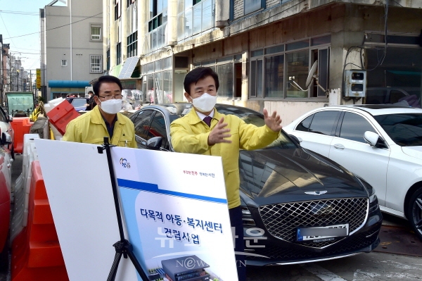 조규일 시장이 현장을 방문해 점검하고 있다.