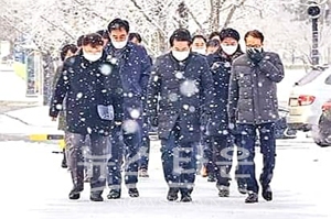 오세현 아산시장이 1월 1일 페이스북에 올린 사진