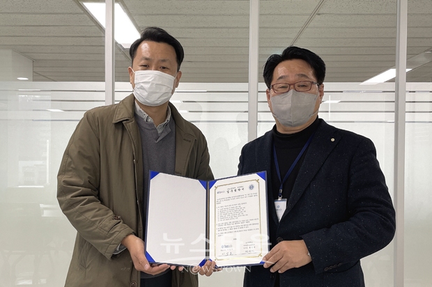 호서대학교 한국언어문화학과가 지난 1월 18일 서울시 서초 스톰미디어 본사에서현장실습 및 취업 기회 부여, 기업 요구 인력양성을 위한 업무협약을 체결했다.