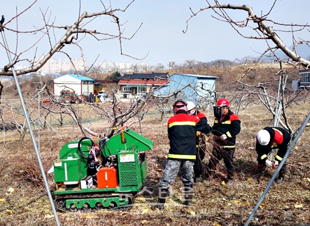 농업부산물파쇄작업