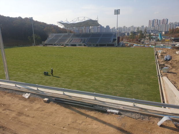 솔터구장 전경
