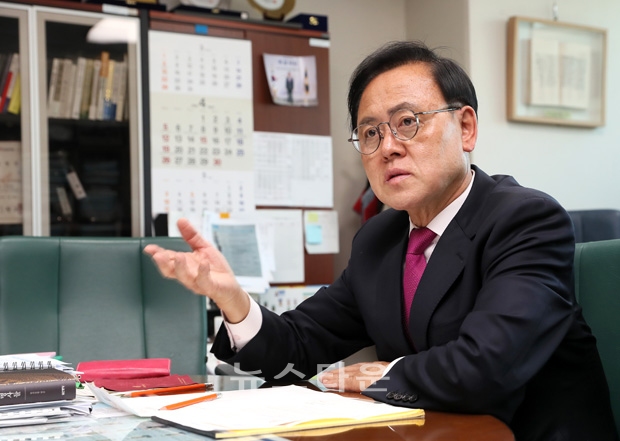 이명수 국회의원(국민의힘, 아산시갑)