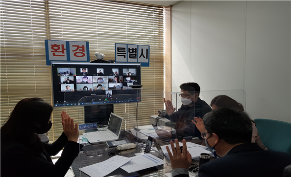 간담회 사진
