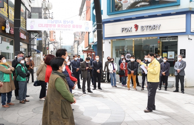 주낙영 경주시장이 지난 29일 중부동 현장방문을 마지막으로 현장방문 일정을 마무리 하고 있다.