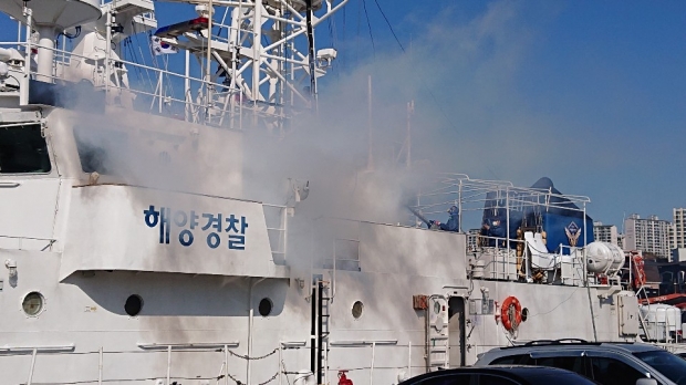 포항해경, 2020년 외부업체 경비함정 방역하는 모습