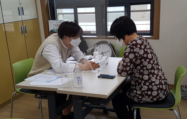 건강측정 검사 결과 등 상담 모습