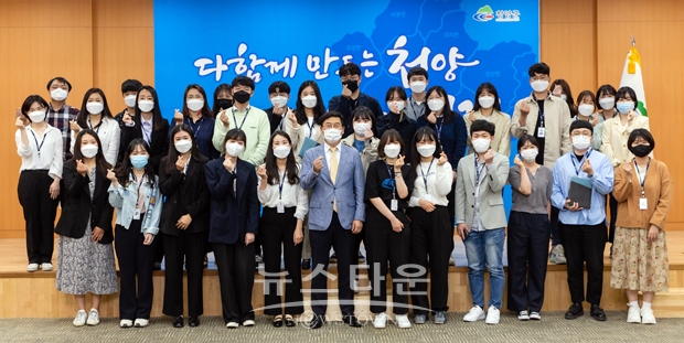 김윤호 부군수가 지난 5월 12일 청양군청 대회의실에서 2020년 이후 임용된 20~30대 공무원들과 진솔한 소통시간을 가졌다.
