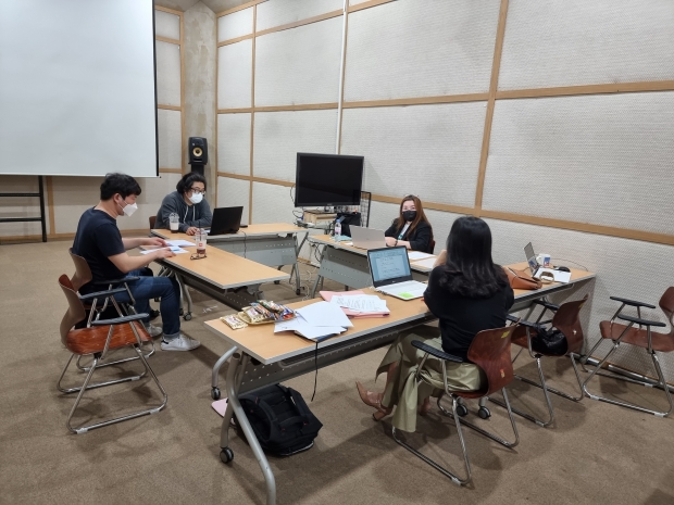 방송 아이템회의를 진행하고 있는 부천오원소 (2021년)
