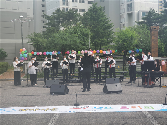 발코니 작은 음악회 진행 사진(21.6.11.)