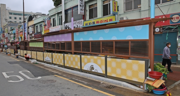 지난 15일 경주역 앞 화랑로, 노점상들이 정비된 모습