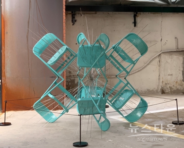 연결과 발견 展 참여 작품 가운데 ‘박천욱 - 주체롭게 자라다5’(사진 : 영등포문화재단)